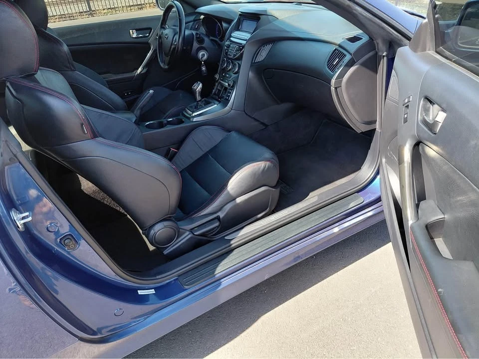 2015 Hyundai Genesis Coupe - Image 8 of 13