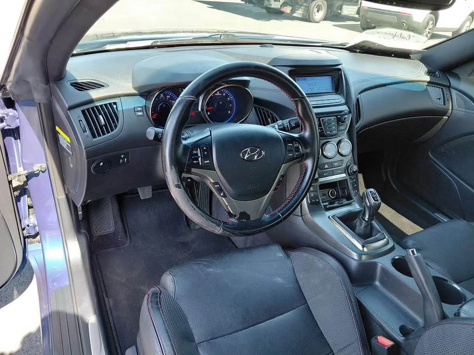 2015 Hyundai Genesis Coupe - Image 10 of 13