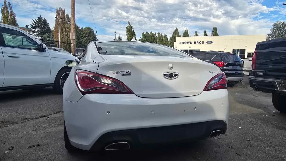 2015 Hyundai Genesis Coupe - Image 4 of 10