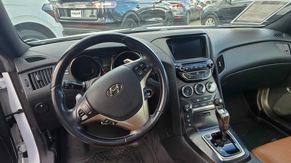 2015 Hyundai Genesis Coupe - Image 7 of 10