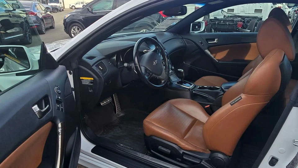 2015 Hyundai Genesis Coupe - Image 6 of 10