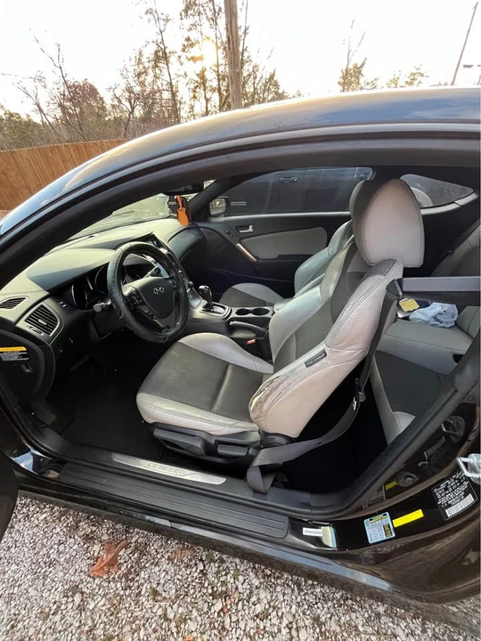 2015 Hyundai Genesis Coupe - Image 3 of 3