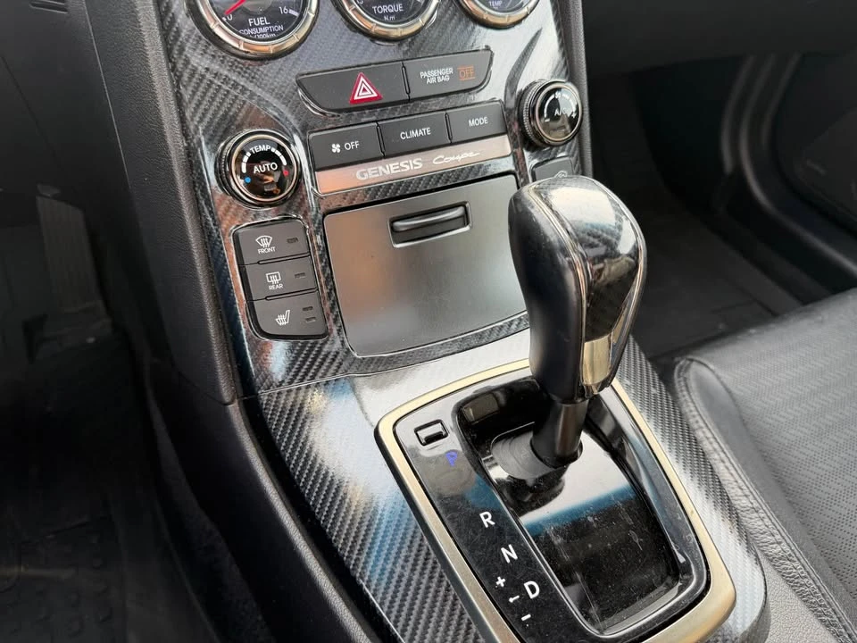 2015 Hyundai Genesis Coupe - Image 9 of 10
