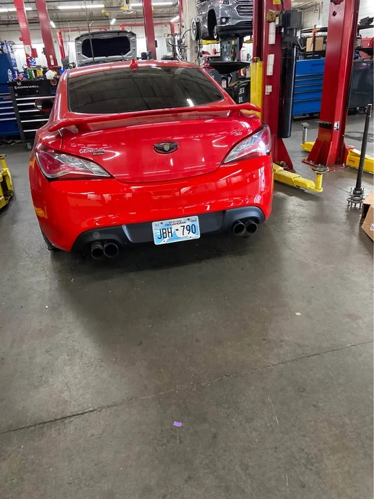 2015 Hyundai Genesis Coupe - Image 2 of 6