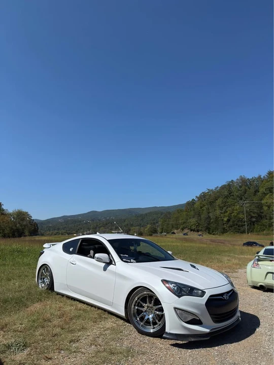 2015 Hyundai Genesis Coupe - Image 3 of 12