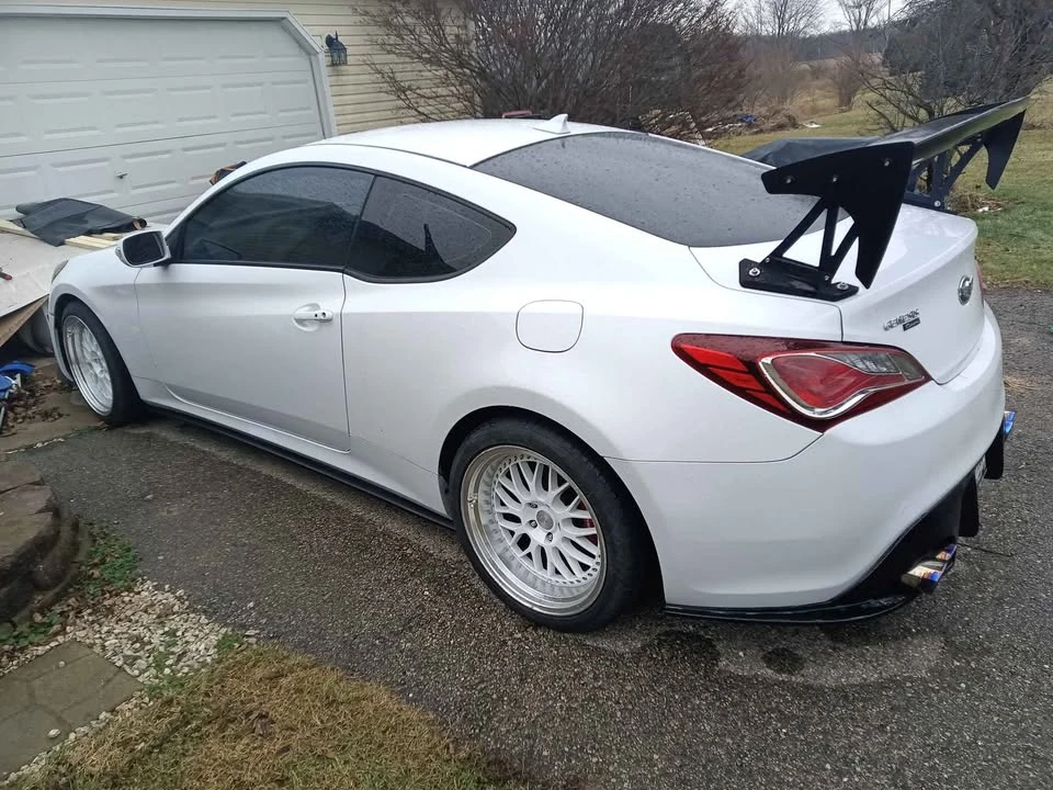 2015 Hyundai Genesis Coupe - Image 2 of 7