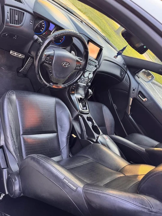 2015 Hyundai Genesis Coupe - Image 8 of 12
