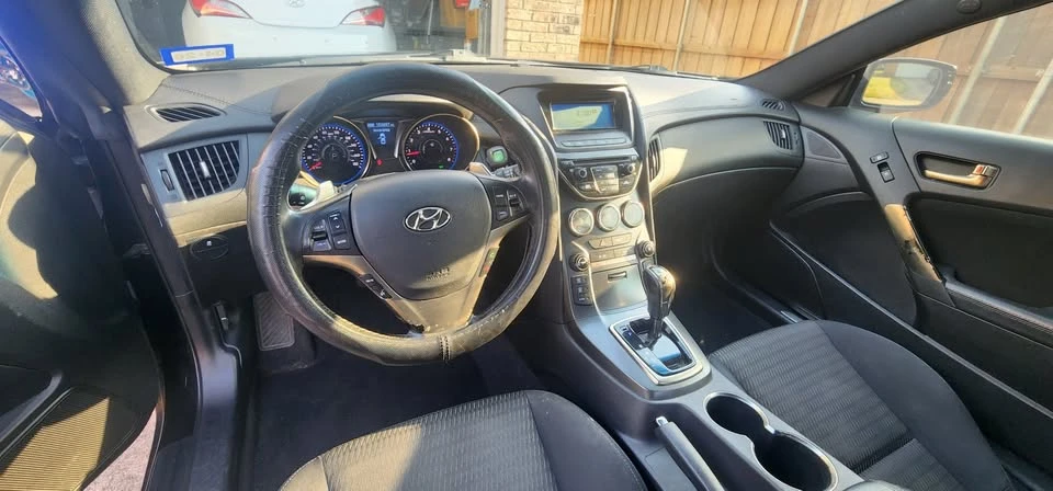 2015 Hyundai Genesis Coupe - Image 7 of 9