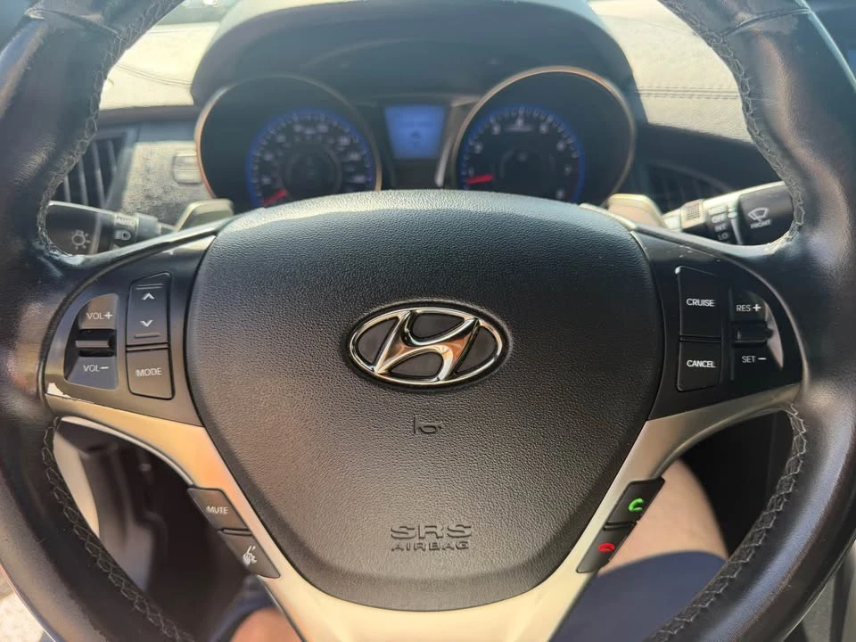2015 Hyundai Genesis Coupe - Image 12 of 20