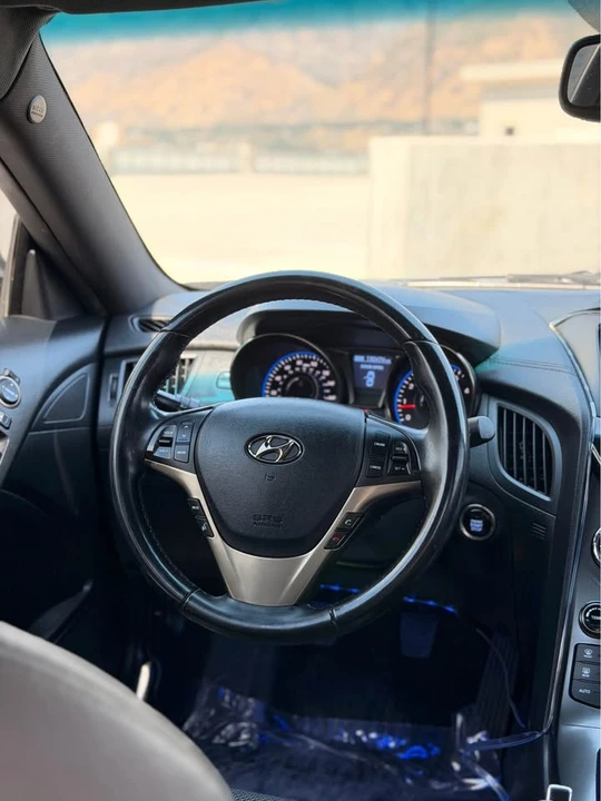 2015 Hyundai Genesis Coupe - Image 16 of 17