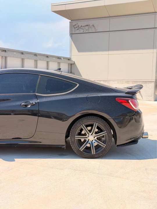 2015 Hyundai Genesis Coupe - Image 9 of 17