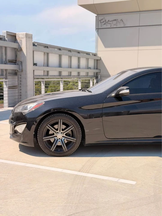 2015 Hyundai Genesis Coupe - Image 10 of 17