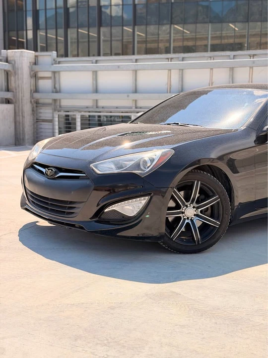 2015 Hyundai Genesis Coupe - Image 11 of 17