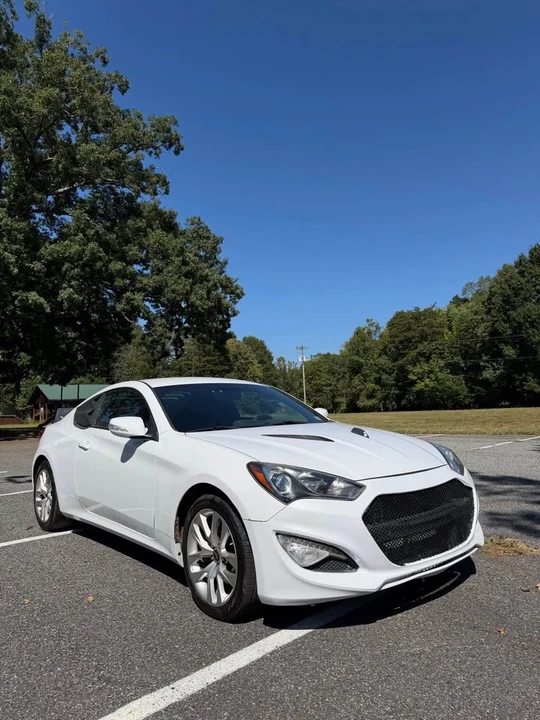 2015 Hyundai Genesis Coupe - Image 4 of 10