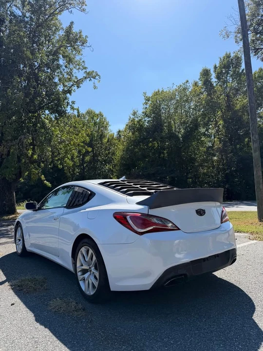 2015 Hyundai Genesis Coupe - Image 2 of 10