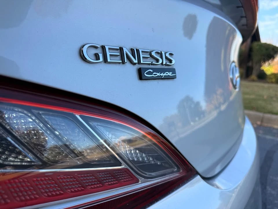 2015 Hyundai Genesis Coupe - Image 10 of 17