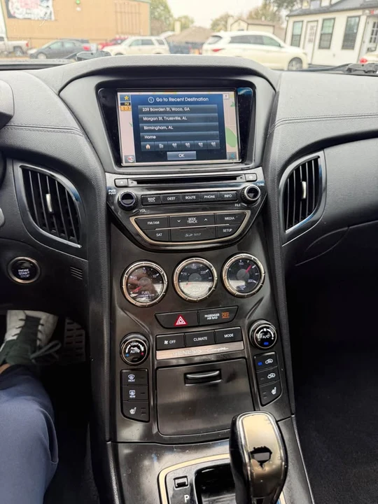 2015 Hyundai Genesis Coupe - Image 18 of 20