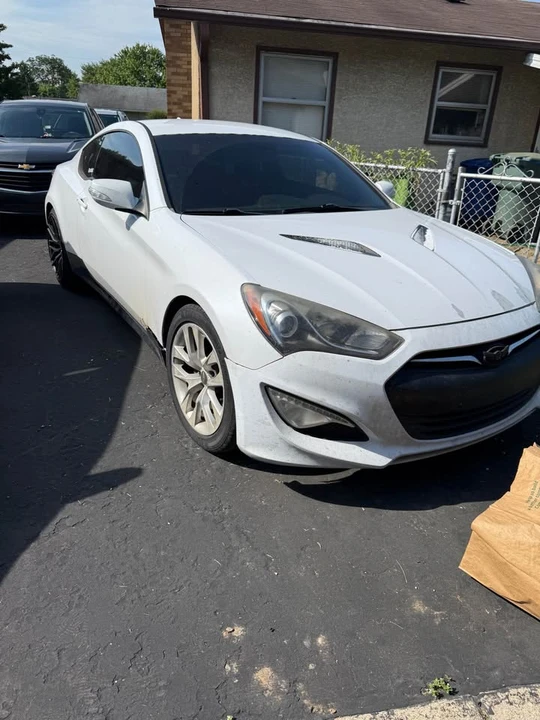2015 Hyundai Genesis Coupe - Image 11 of 12