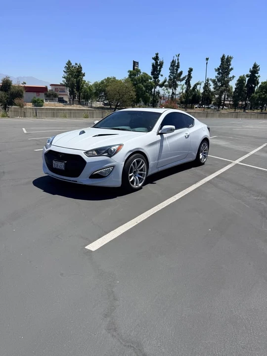 2015 Hyundai Genesis Coupe - Image 3 of 4