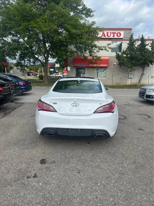 2015 Hyundai Genesis Coupe - Image 6 of 12