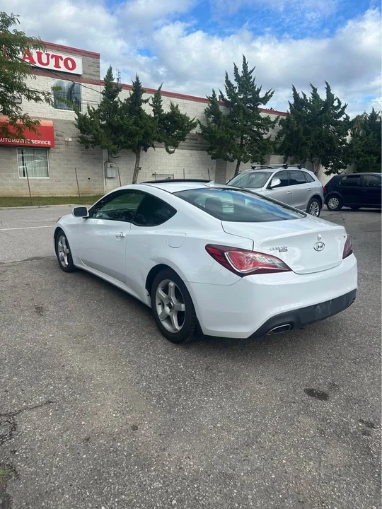 2015 Hyundai Genesis Coupe - Image 7 of 12