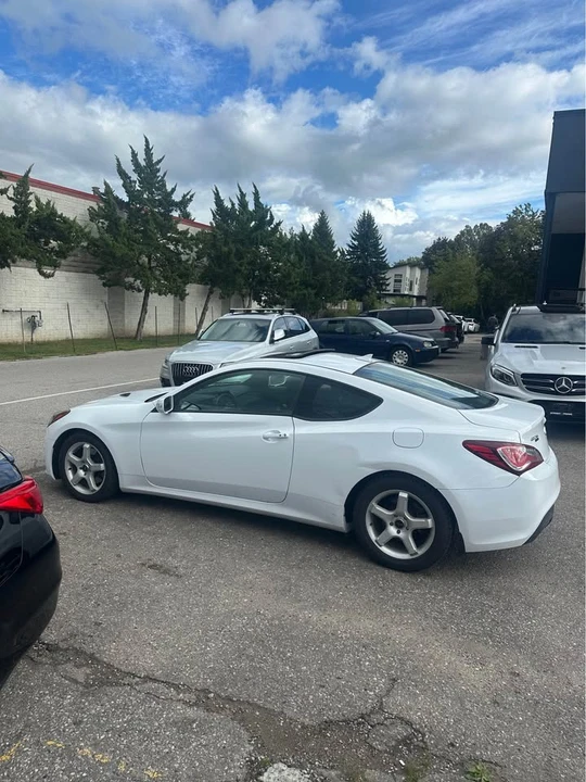2015 Hyundai Genesis Coupe - Image 8 of 12