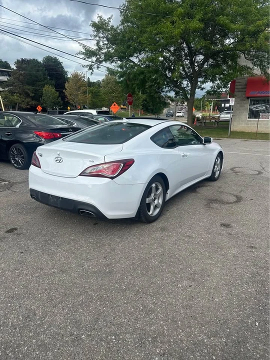 2015 Hyundai Genesis Coupe - Image 5 of 12