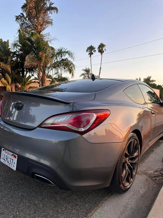 2015 Hyundai Genesis Coupe - Image 2 of 10