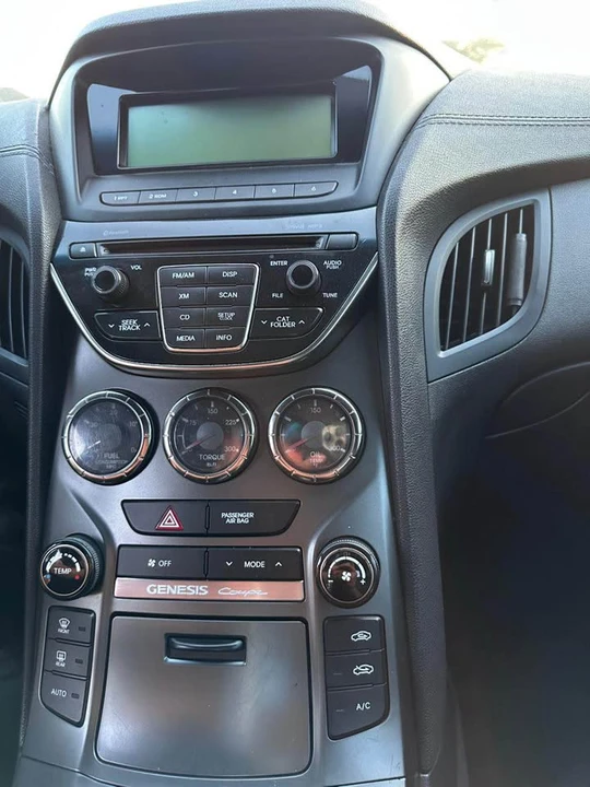2015 Hyundai Genesis Coupe - Image 7 of 10