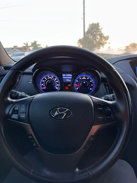 2015 Hyundai Genesis Coupe - Image 9 of 10