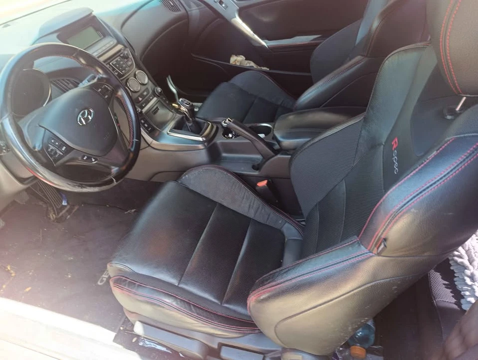 2015 Hyundai Genesis Coupe - Image 4 of 4