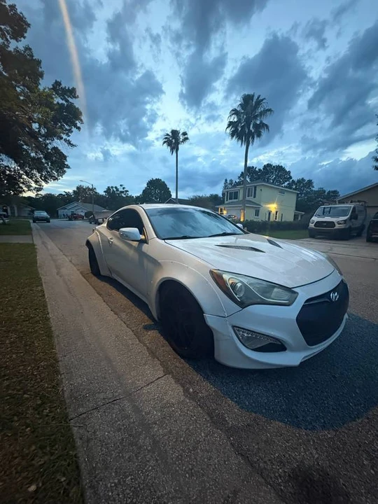 2015 Hyundai Genesis Coupe - Image 5 of 12