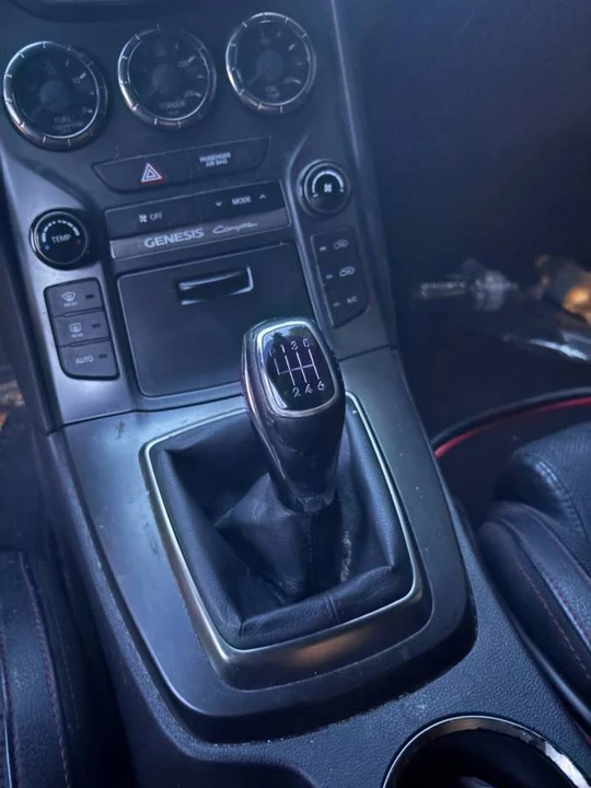 2015 Hyundai Genesis Coupe - Image 12 of 12