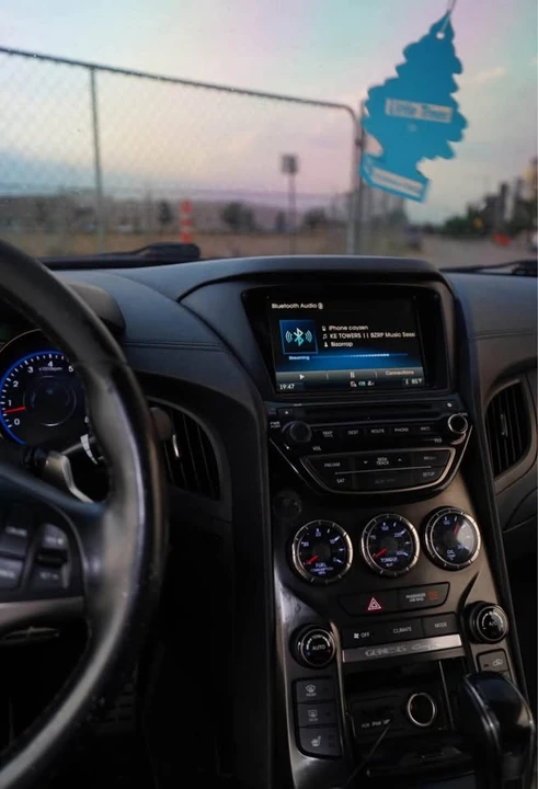 2015 Hyundai Genesis Coupe - Image 16 of 20