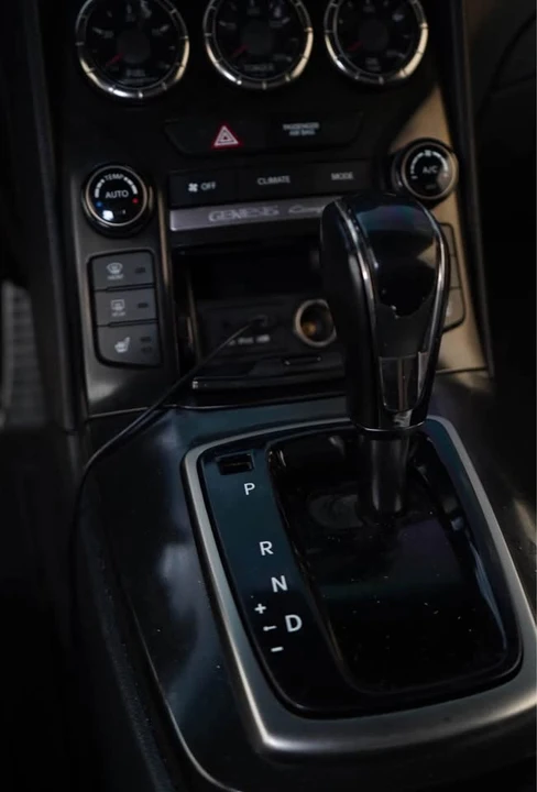 2015 Hyundai Genesis Coupe - Image 18 of 20