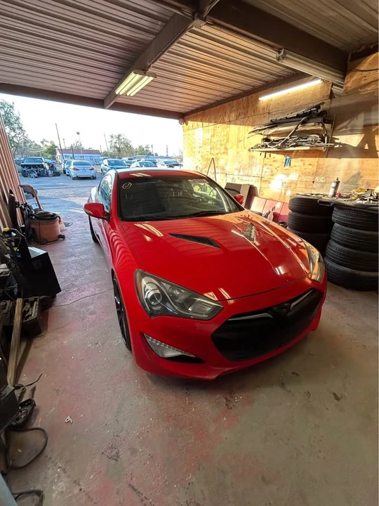 2015 Hyundai Genesis Coupe - Image 2 of 6