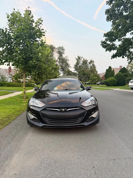 2015 Hyundai Genesis Coupe - Image 2 of 15