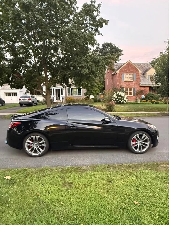 2015 Hyundai Genesis Coupe - Image 8 of 15