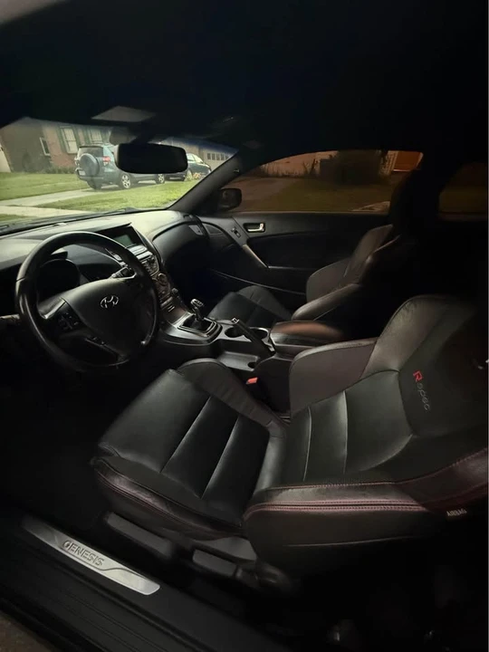 2015 Hyundai Genesis Coupe - Image 9 of 15