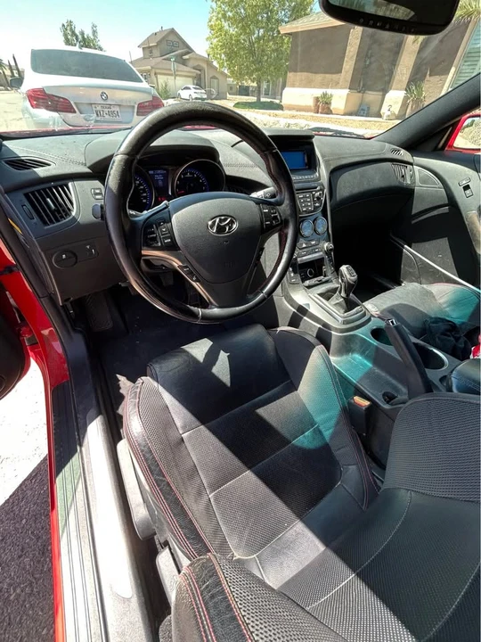 2015 Hyundai Genesis Coupe - Image 7 of 8