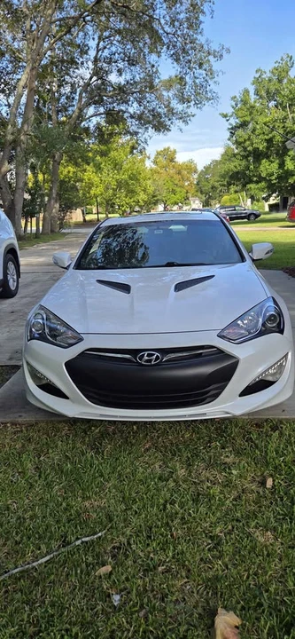 2015 Hyundai Genesis Coupe - Image 4 of 10
