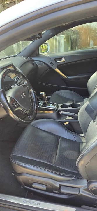 2015 Hyundai Genesis Coupe - Image 2 of 10