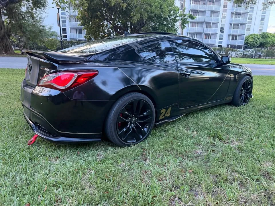 2015 Hyundai Genesis Coupe - Image 12 of 16