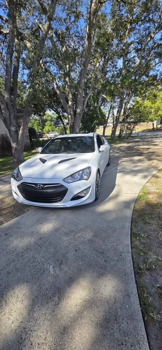 2015 Hyundai Genesis Coupe - Image 7 of 10