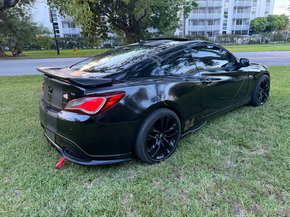 2015 Hyundai Genesis Coupe - Image 11 of 16