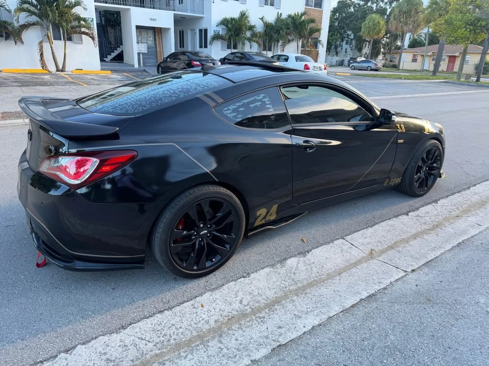 2015 Hyundai Genesis Coupe - Image 11 of 14