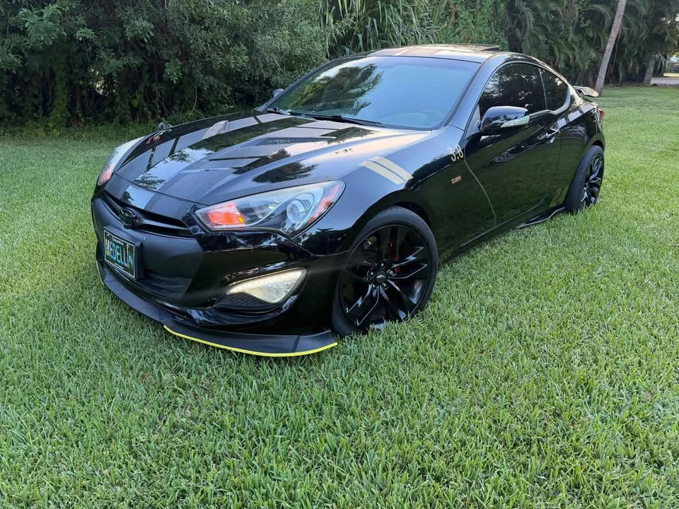 2015 Hyundai Genesis Coupe - Image 15 of 17