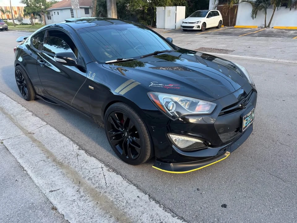 2015 Hyundai Genesis Coupe - Image 12 of 14