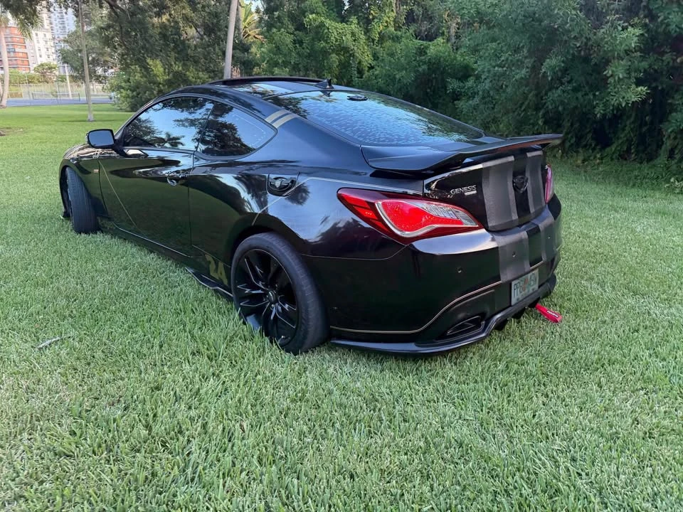 2015 Hyundai Genesis Coupe - Image 10 of 18