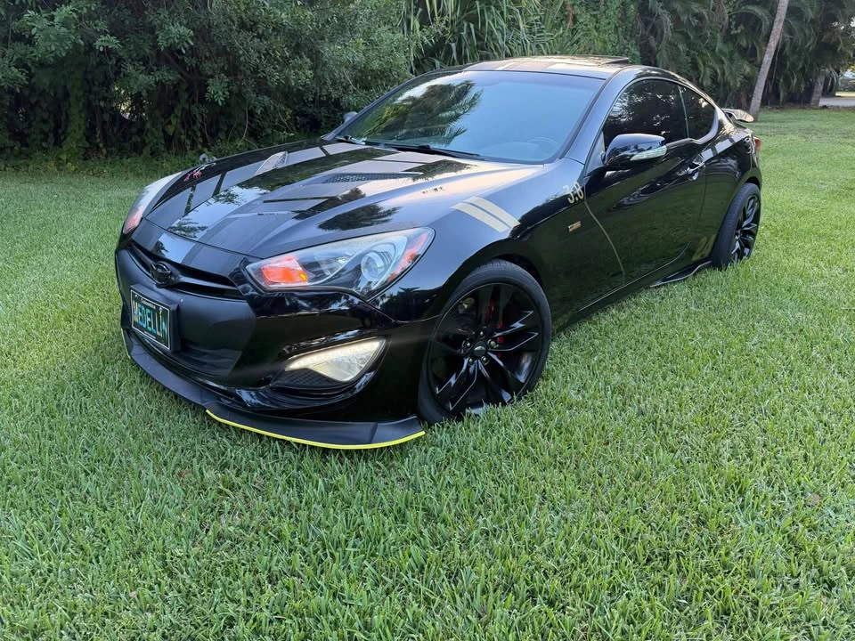 2015 Hyundai Genesis Coupe - Image 15 of 18